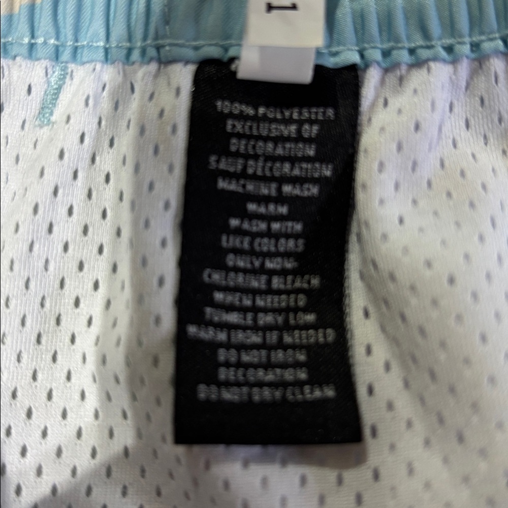 Looney Tumes Embroidered character trunks elastic/drawcord,mesh lined,pockets - Picture 8 of 11